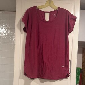 Tuff athletics Women's Berry Top size medium 1:1